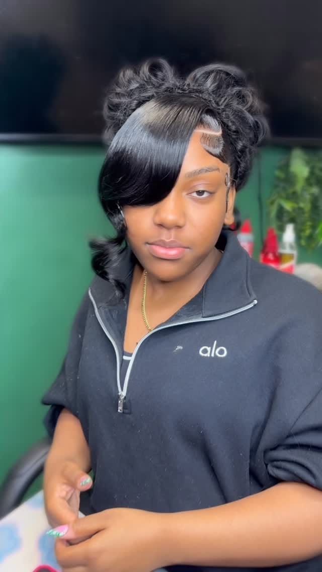 Post 5 by JUNE IS OPEN✨ on Instagram (video)