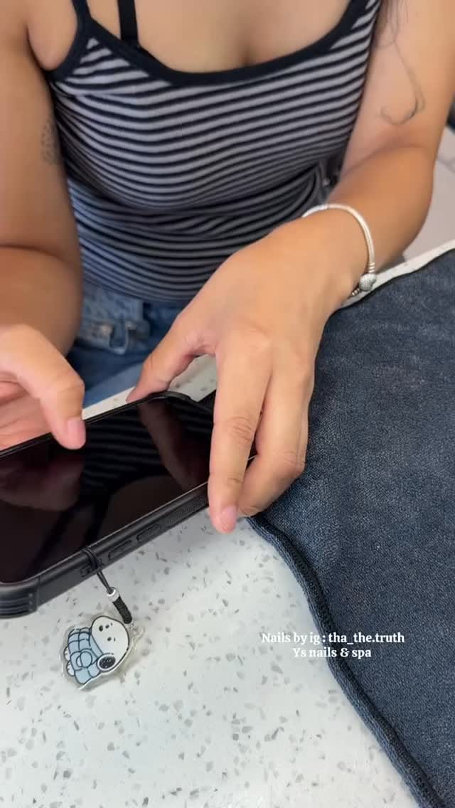 Post 1 by Tha Nails on Instagram (video)