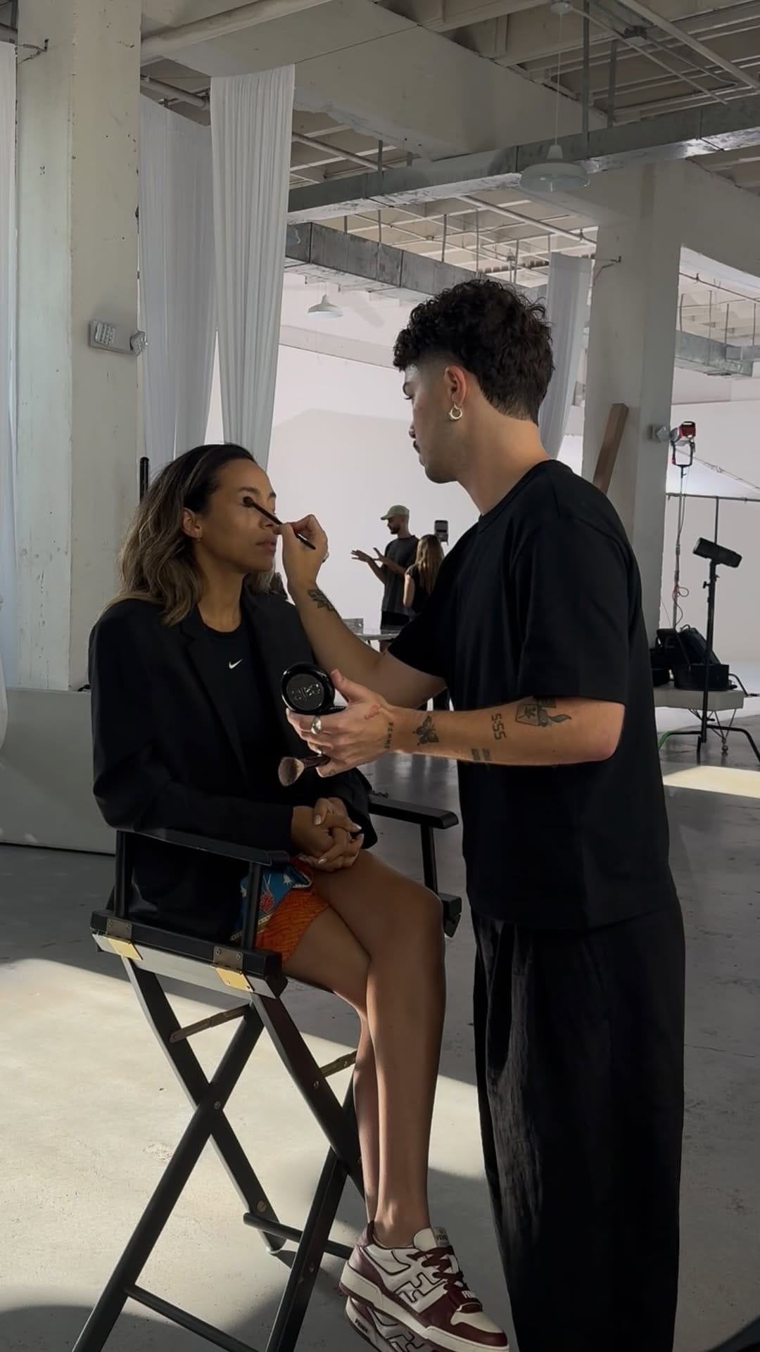 Post 2 by MAKEUP ARTIST on Instagram (video)