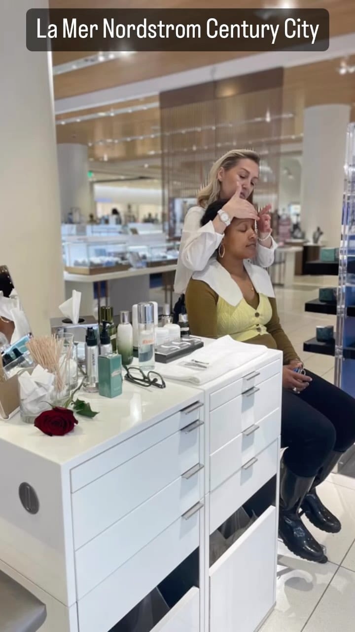 Post 2 by Makeup by Kaya on Instagram (video)