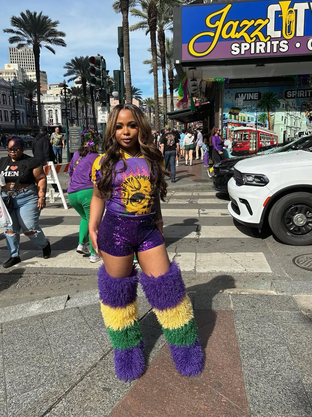 Post 4 by @itssssnayyyy on Instagram (carousel)