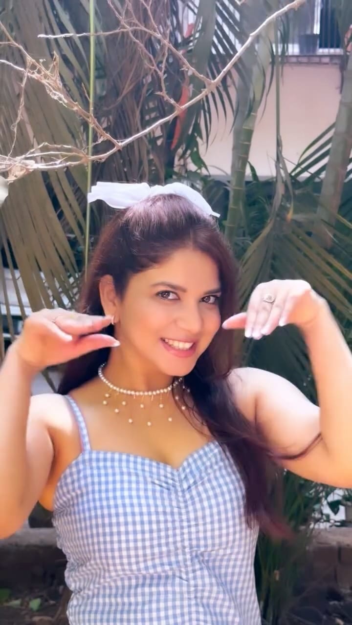 Post 5 by 𝐊𝐚𝐯𝐲𝐚 𝐓𝐡𝐚𝐤𝐮𝐫 on Instagram (video)