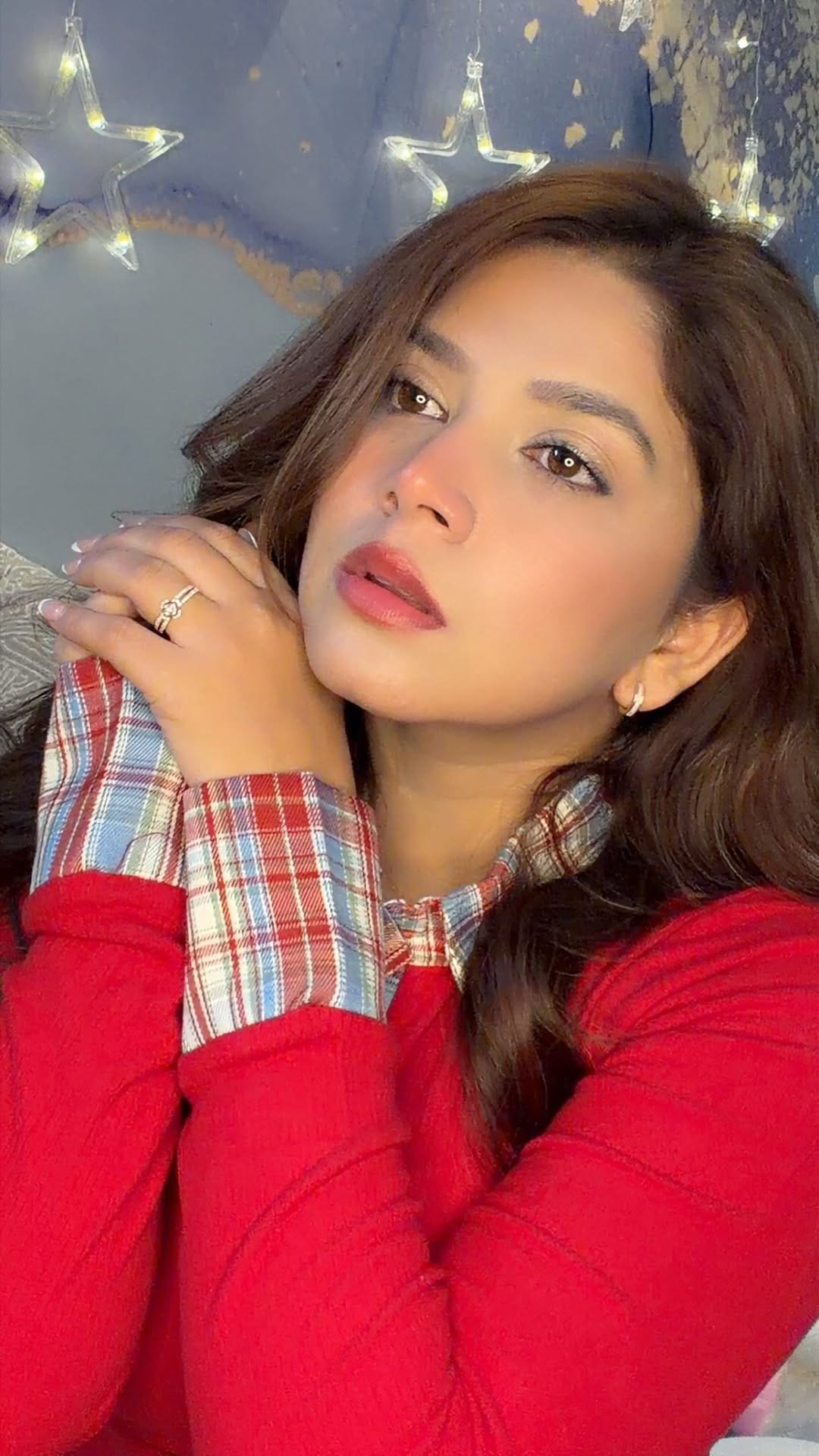 Post 4 by 𝐊𝐚𝐯𝐲𝐚 𝐓𝐡𝐚𝐤𝐮𝐫 on Instagram (video)