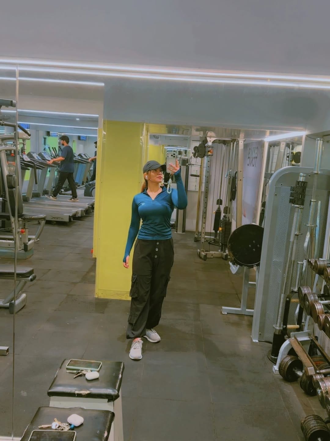 Post 7 by 𝐊𝐚𝐯𝐲𝐚 𝐓𝐡𝐚𝐤𝐮𝐫 on Instagram (carousel)