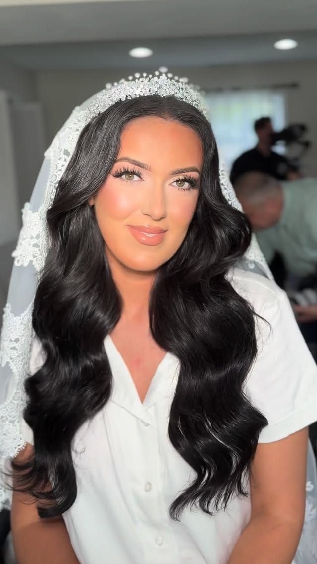 Post 7 by Luxury Hair Stylist & Makeup Artist on Instagram (video)
