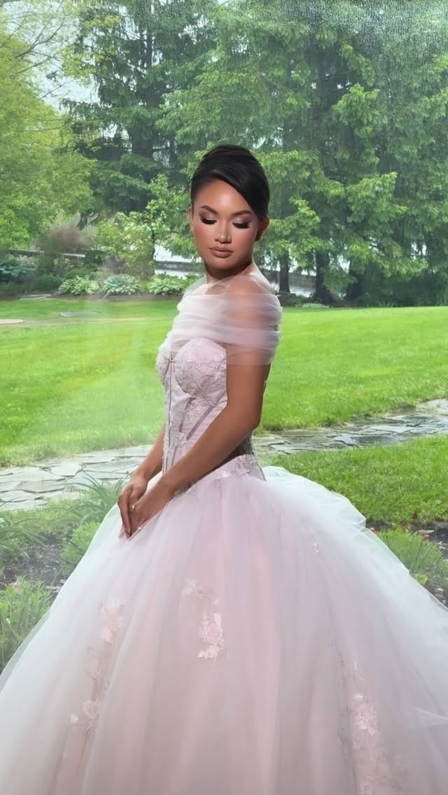 Post 3 by Luxury Hair Stylist & Makeup Artist on Instagram (video)
