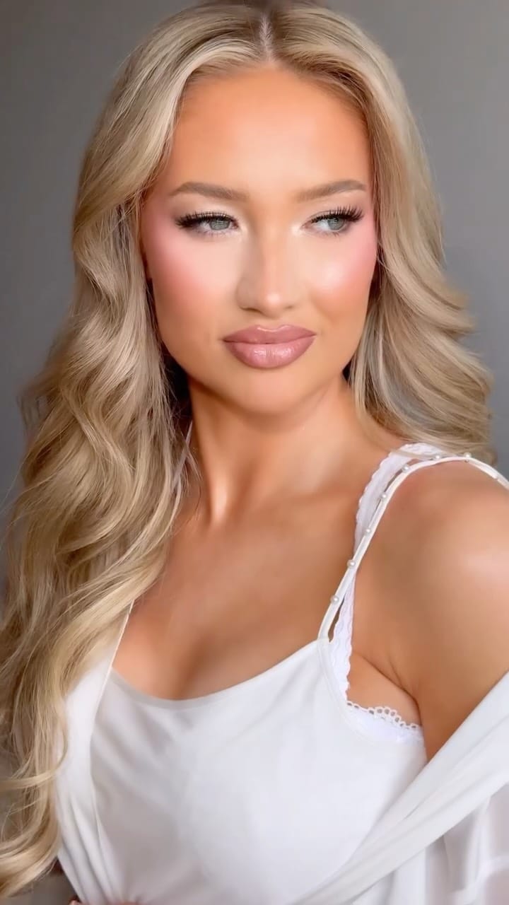 Post 6 by Luxury Hair Stylist & Makeup Artist on Instagram (video)