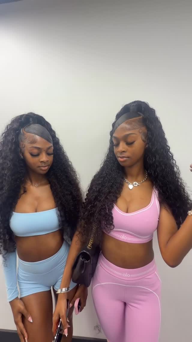 Post 4 by Miamihairsylist🖤 on Instagram (video)