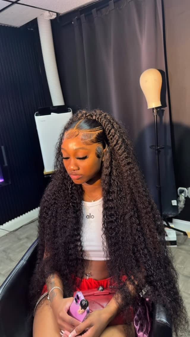 Post 7 by Miamihairsylist🖤 on Instagram (video)