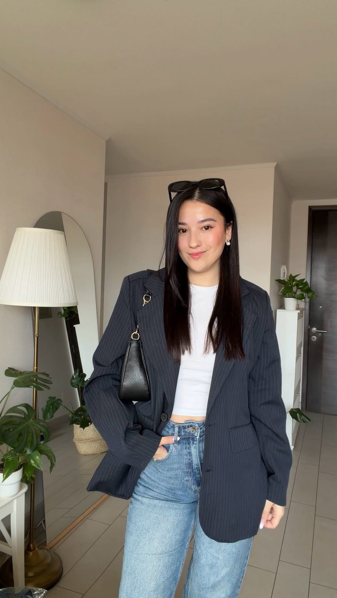 Post 2 by Vanessa Alaska on Instagram (video)