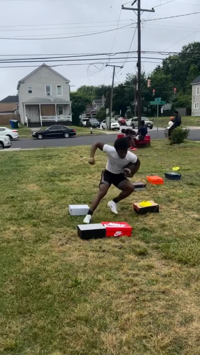 Post 4 by Laboo king j on Instagram (video)