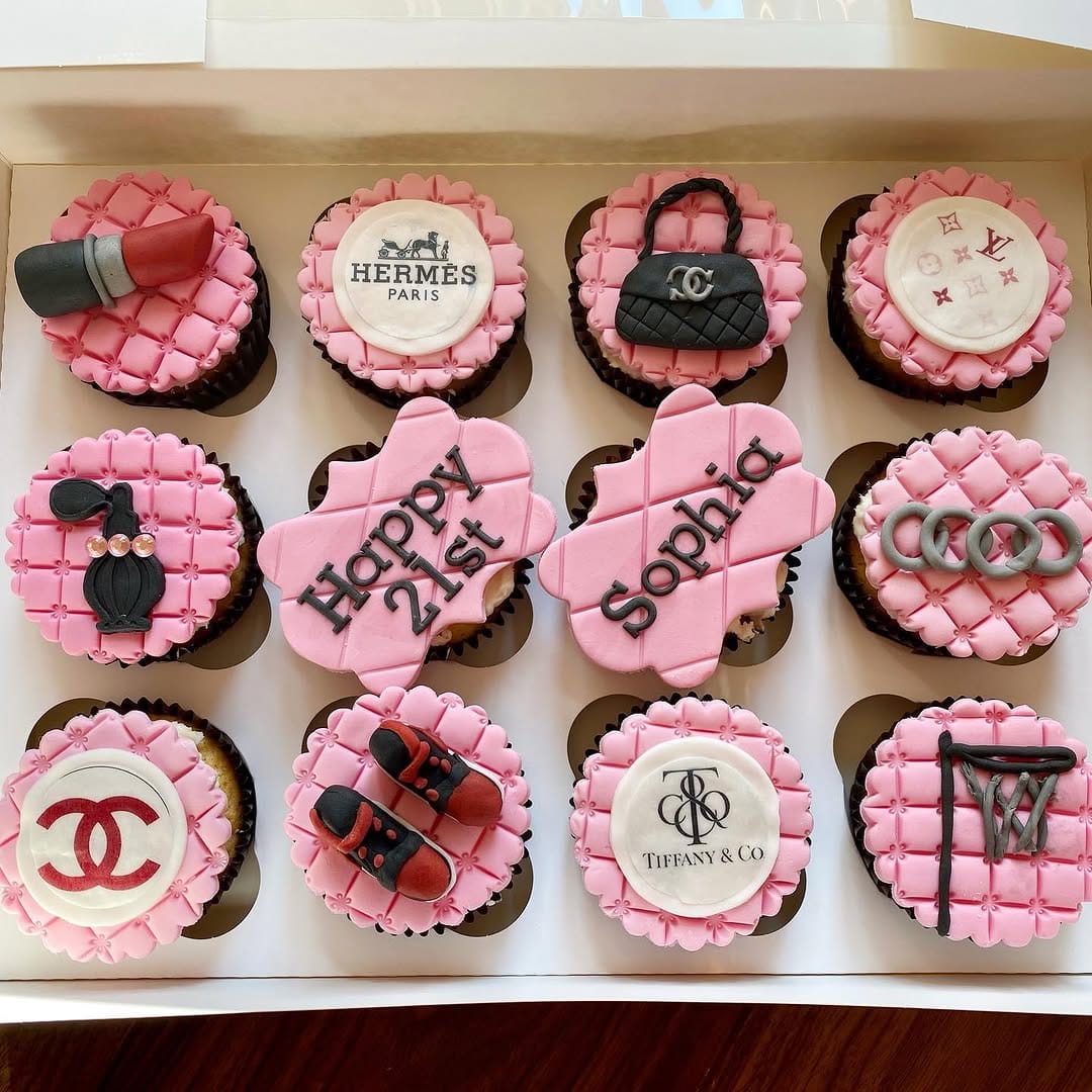 Post 8 by Amaari_cakes on Instagram (image)
