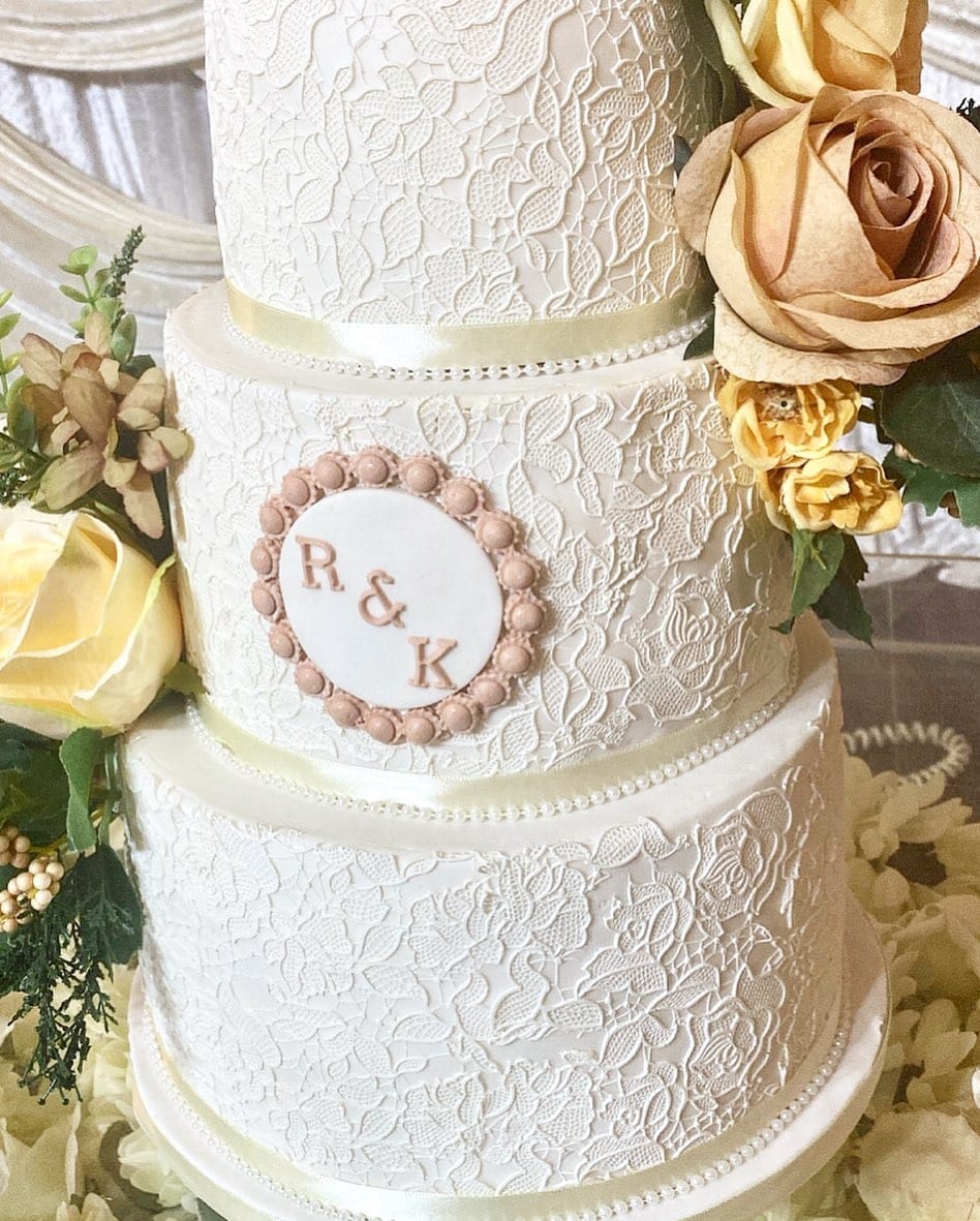 Post 5 by Amaari_cakes on Instagram (image)