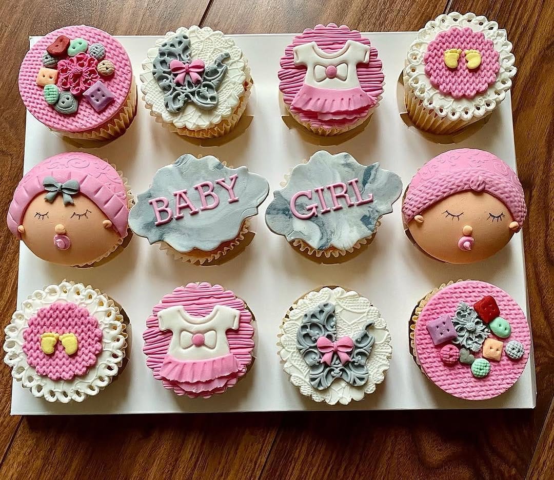 Post 6 by Amaari_cakes on Instagram (carousel)