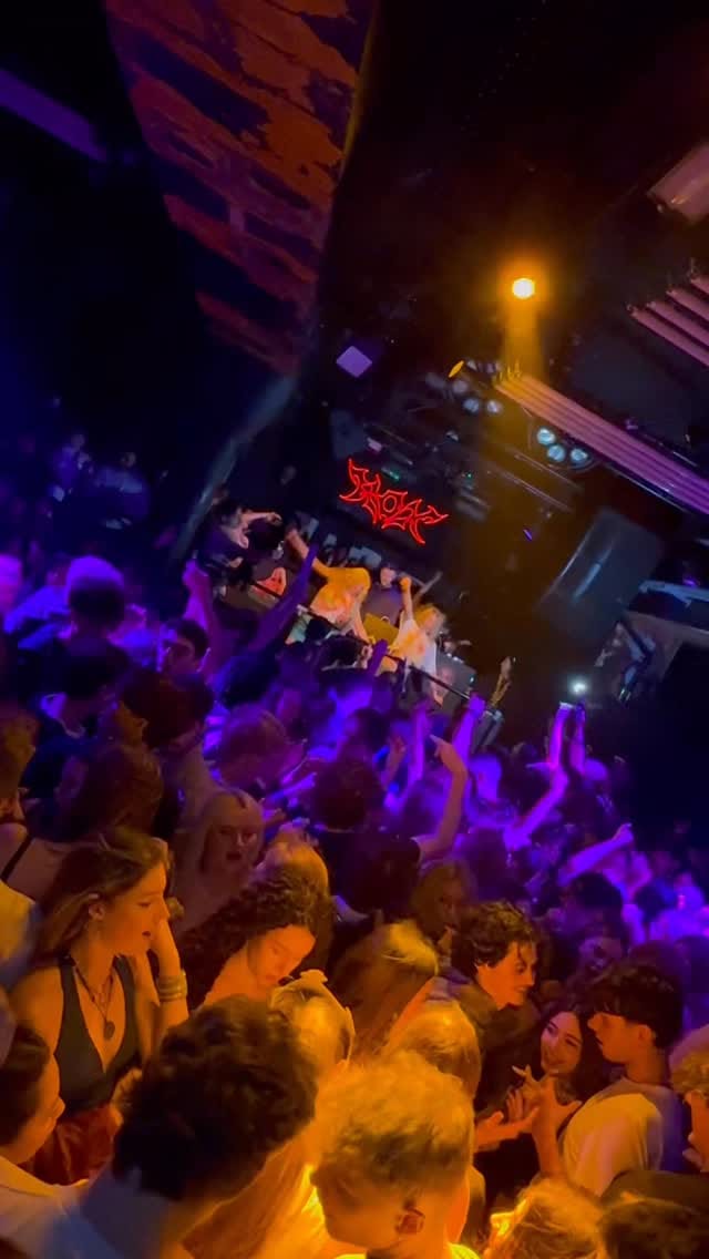 Post 4 by ROX BRIGHTON on Instagram (video)