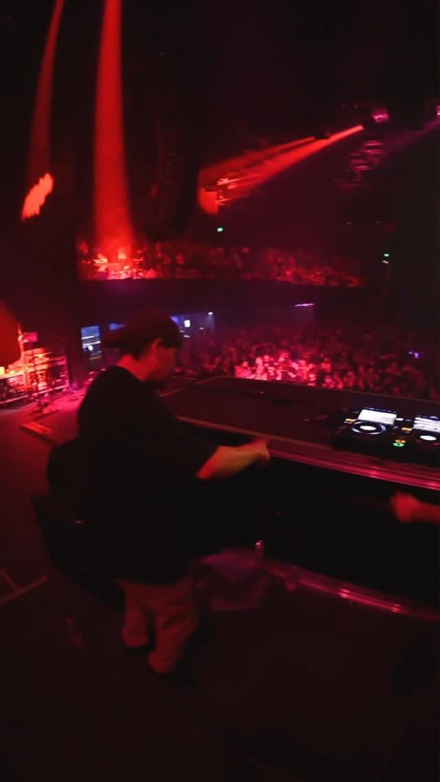 Post 7 by 𝕋𝕀𝔾𝔼ℝ 𝔽𝕆𝕏 Presents - Portland on Instagram (video)