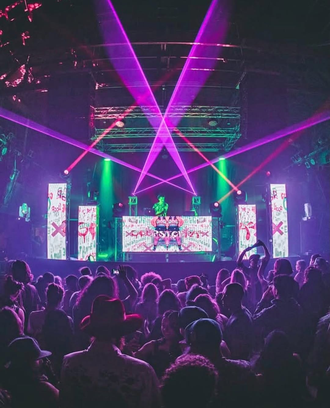 Post 2 by 𝕋𝕀𝔾𝔼ℝ 𝔽𝕆𝕏 Presents - Portland on Instagram (carousel)