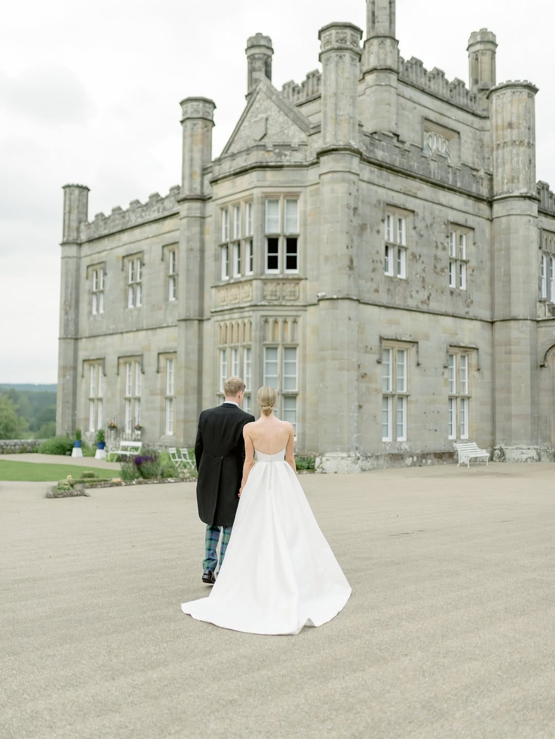 Post 2 by LAURA MCCRANOR WEDDINGS & EVENTS on Instagram (carousel)