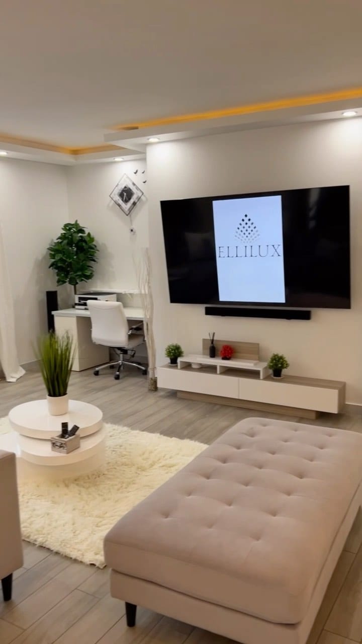 Post 10 by ELLILUX on Instagram (video)