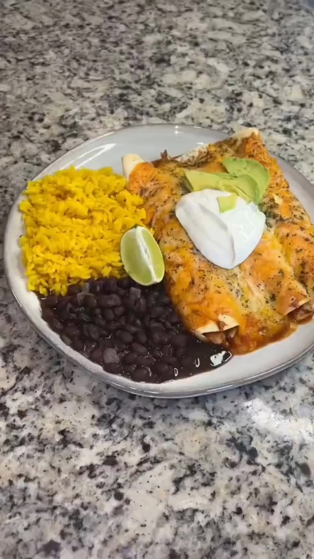 Post 4 by Serving Plates | Foodies on Instagram (video)