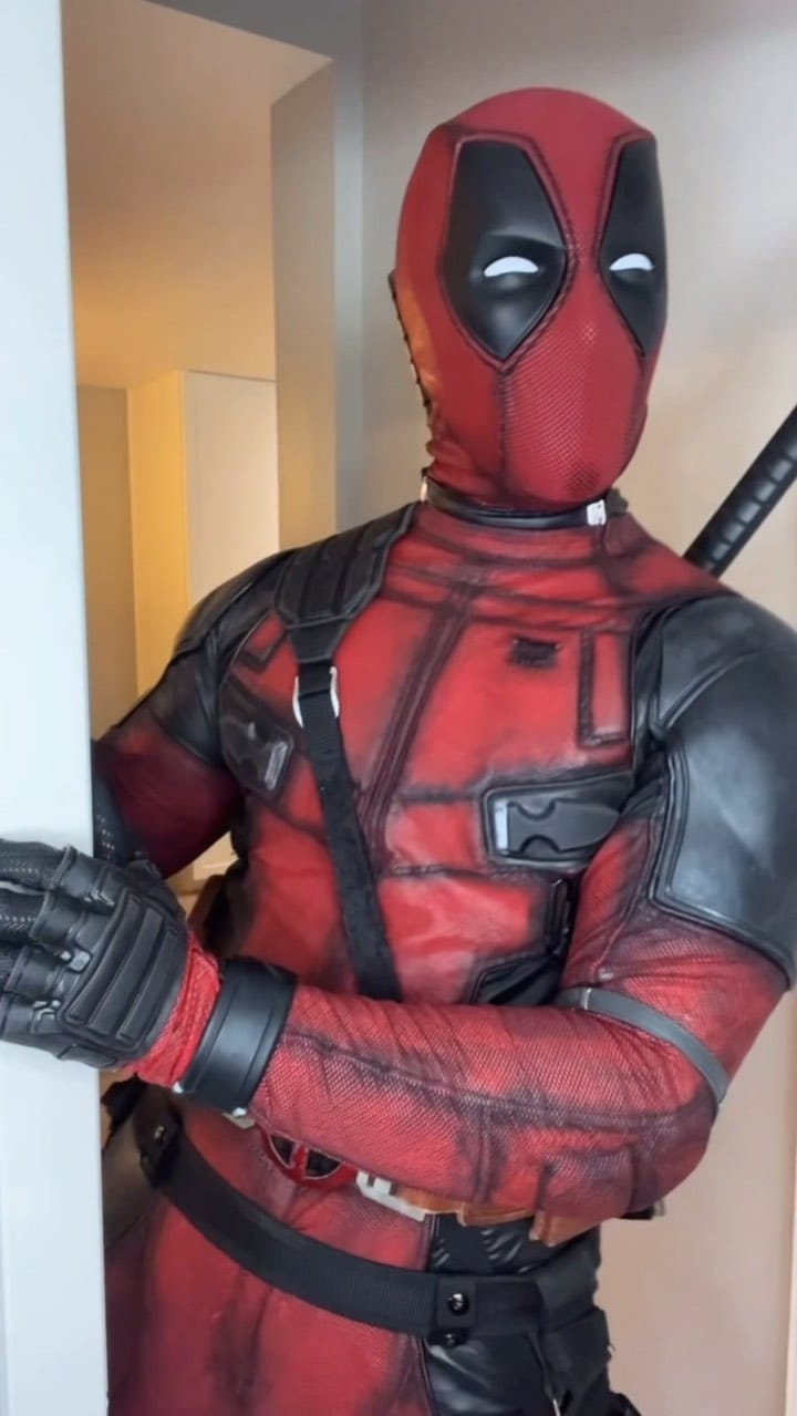 Post 9 by Simeon Van Izquierdo on Instagram (video)