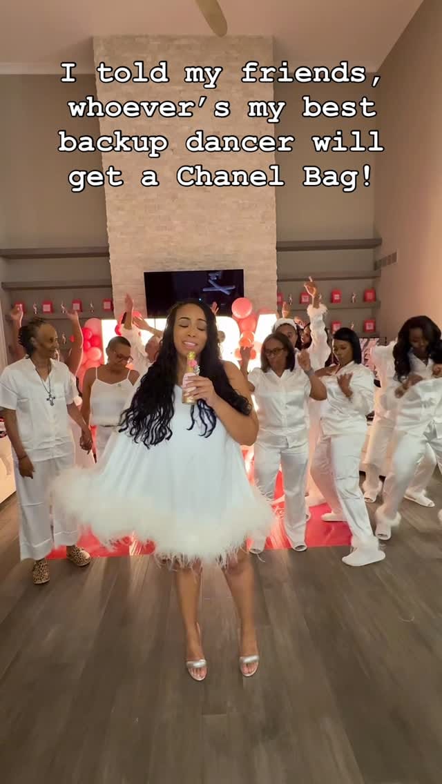 Post 3 by Gwen White on Instagram (video)