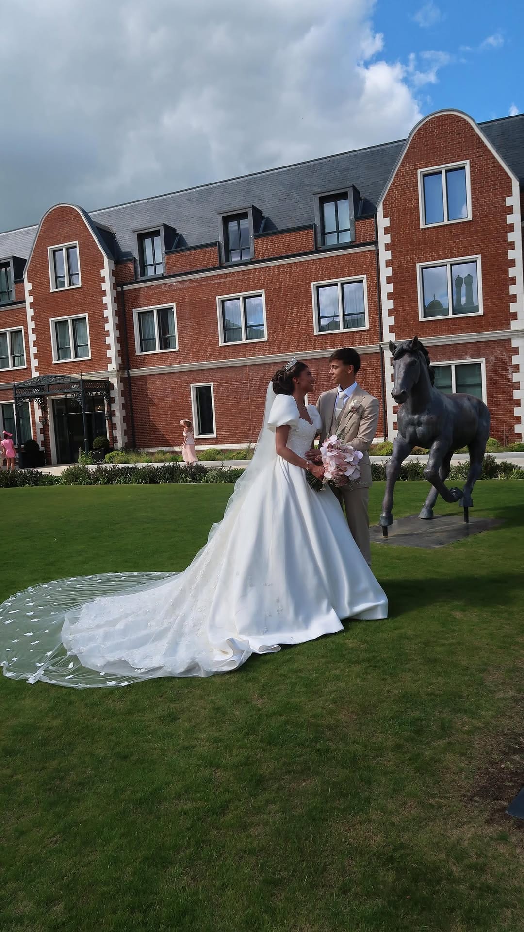 Post 9 by LUCY WRIGHT EVENTS on Instagram (video)