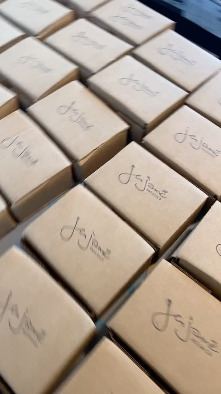 Post 10 by ✌️Jen Jamē Mosaics on Instagram (video)