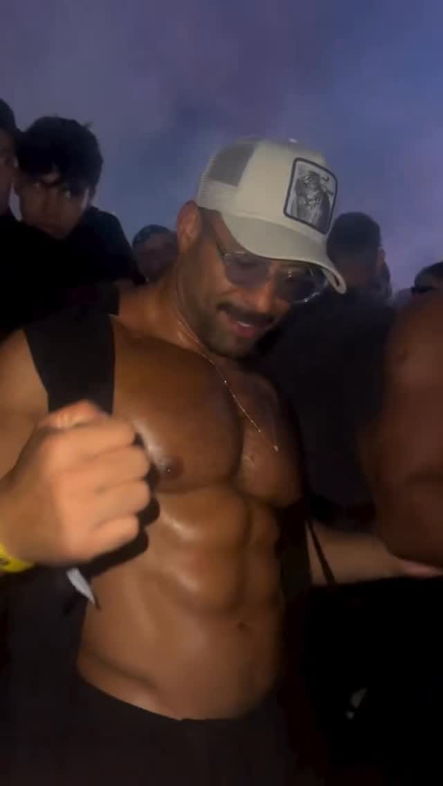 Post 9 by Ricardo on Instagram (video)