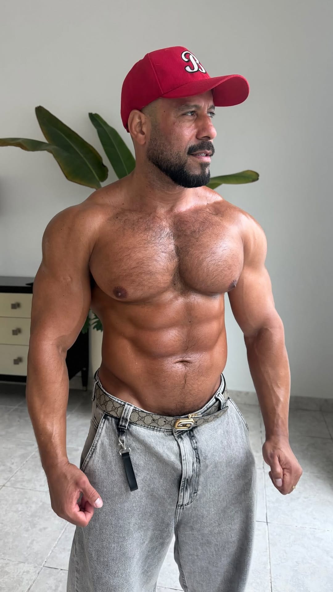Post 6 by Ricardo on Instagram (video)