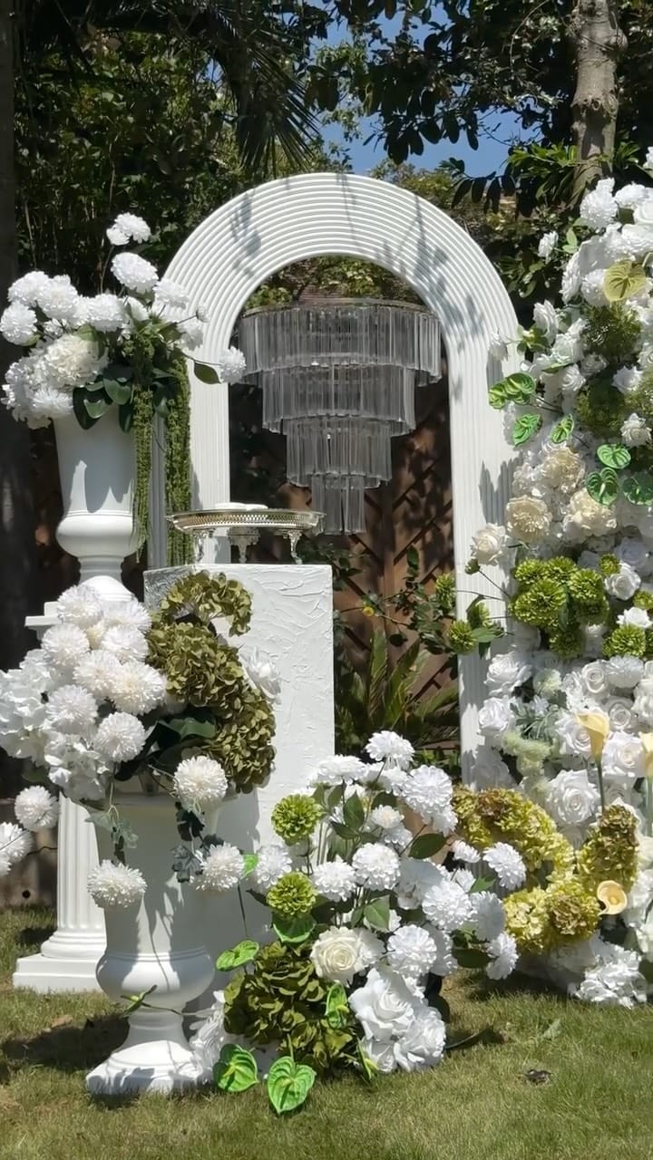 Post 4 by Modern Wedding & Events London on Instagram (video)