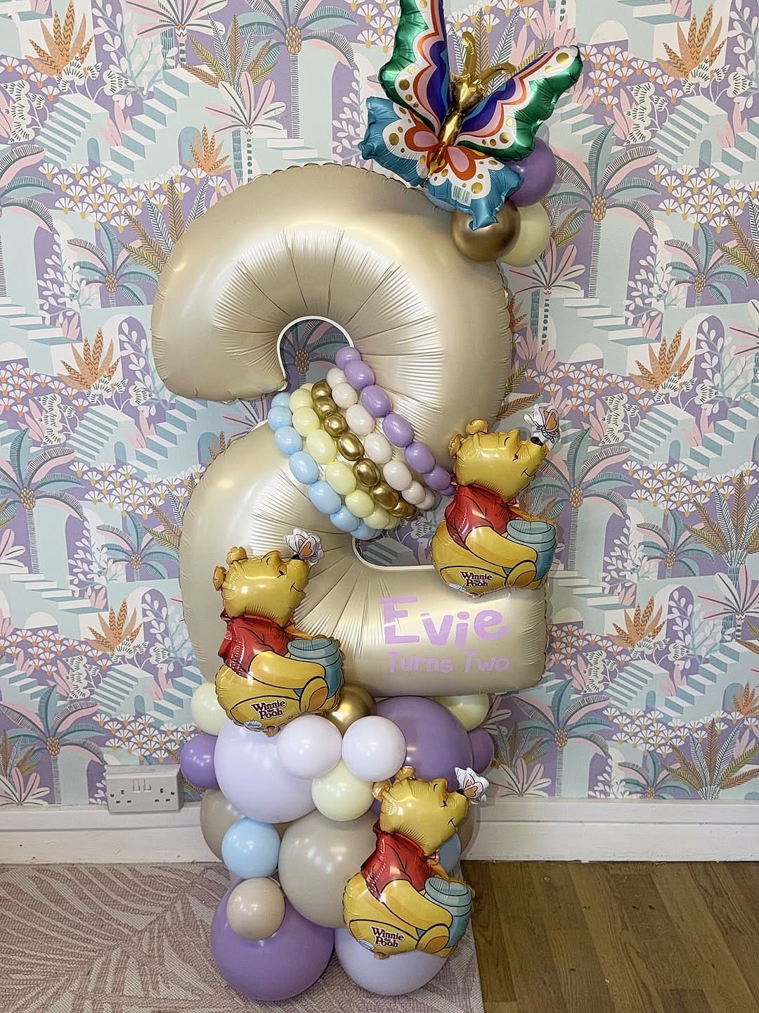 Post 2 by Anna’s Balloon Room 🧚‍♀️🎈 Event Stylist Swansea on Instagram (carousel)