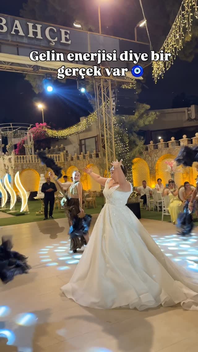 Post 6 by SİZ SARAYLARA LAYIKSINIZ... on Instagram (video)