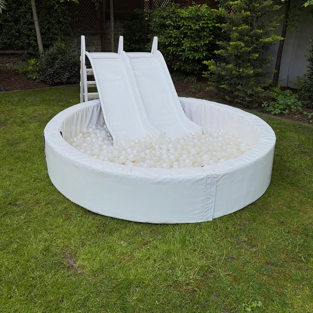 Post 7 by Kids Play Bouncy Castles on Instagram (image)