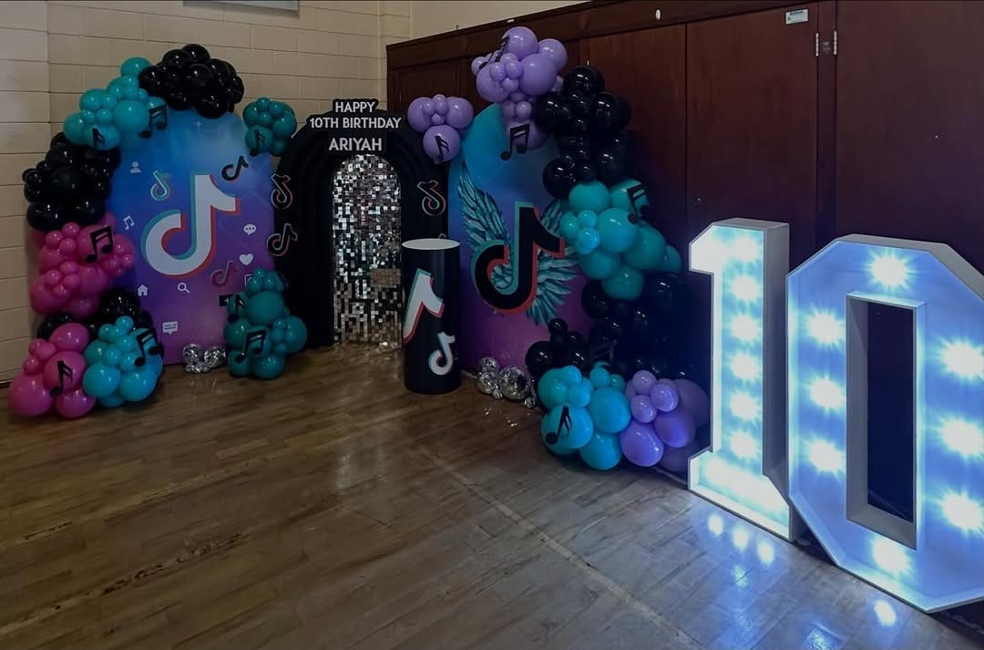 Post 6 by 🤍Elegance 🤍 #Events #Decor #Balloons #London on Instagram (image)