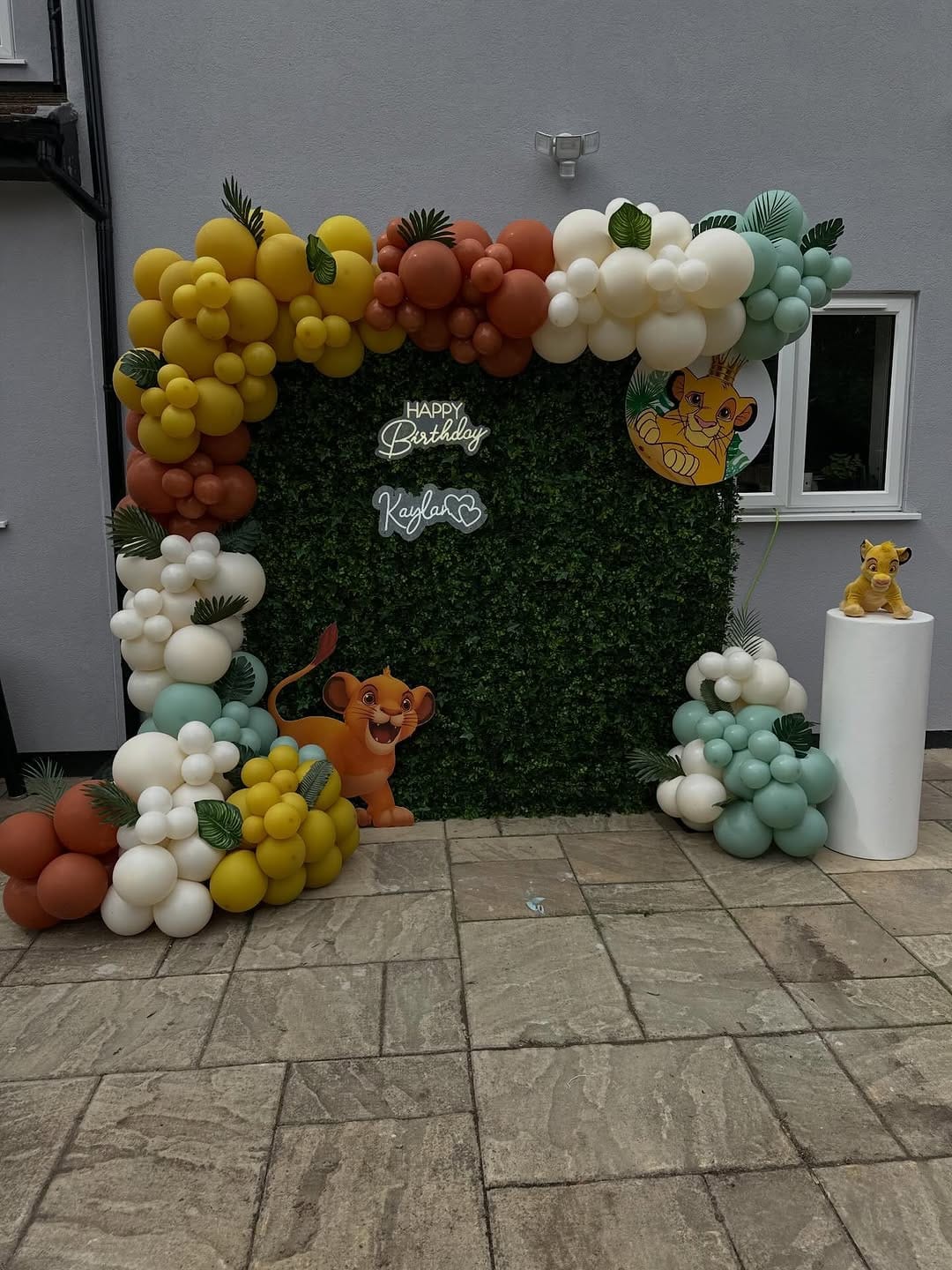 Post 4 by 🤍Elegance 🤍 #Events #Decor #Balloons #London on Instagram (image)