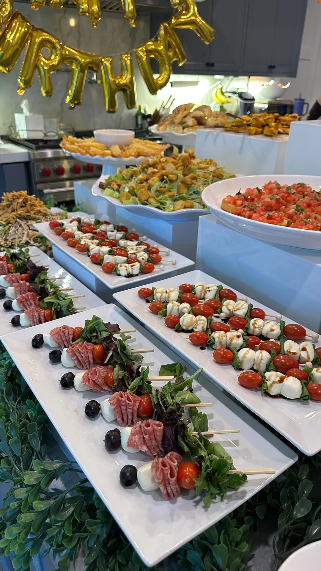 Post 7 by À LA MODE CATERING & EVENTS 🍸 on Instagram (video)
