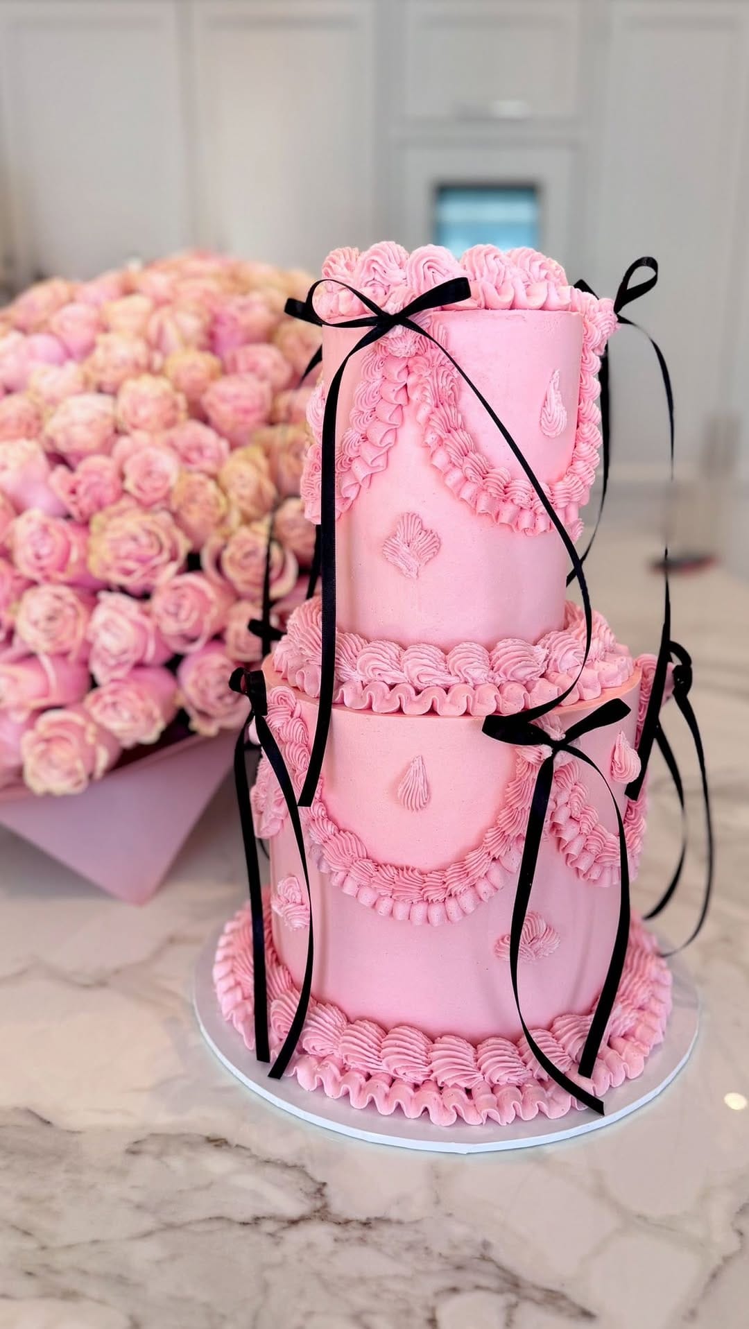 Post 4 by Chelsea Cake Company on Instagram (video)