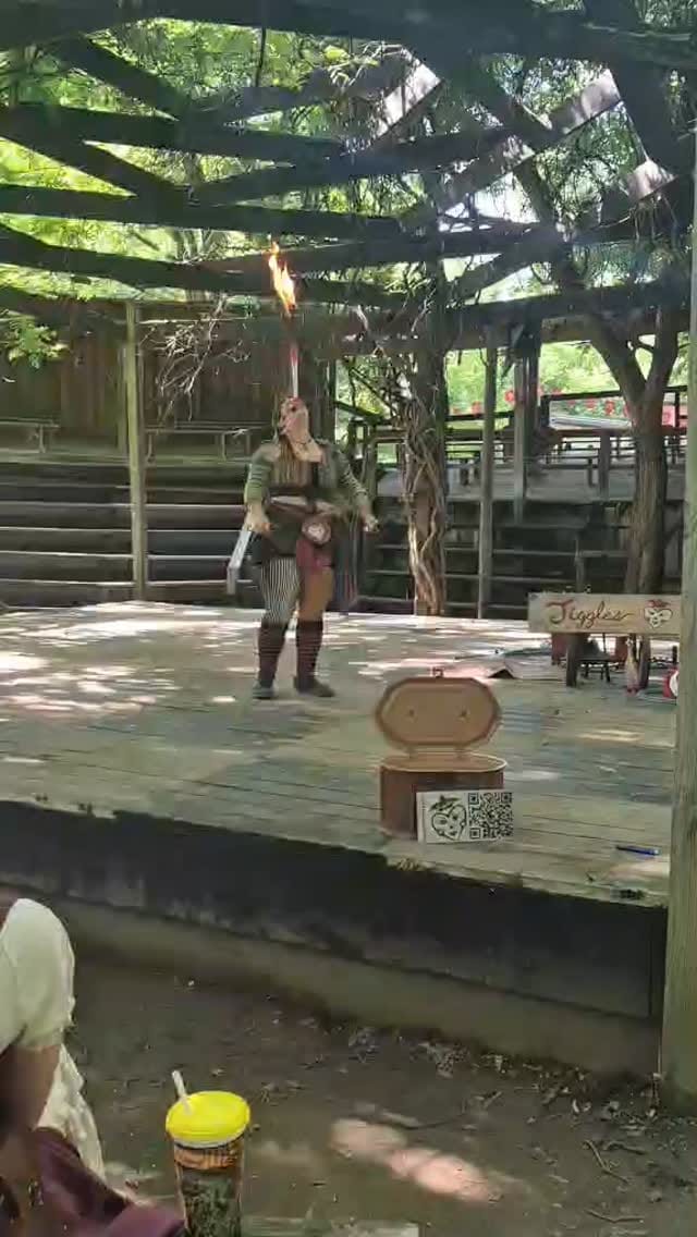 Post 2 by Sarah Abear (Jiggles 🤡) on Instagram (video)