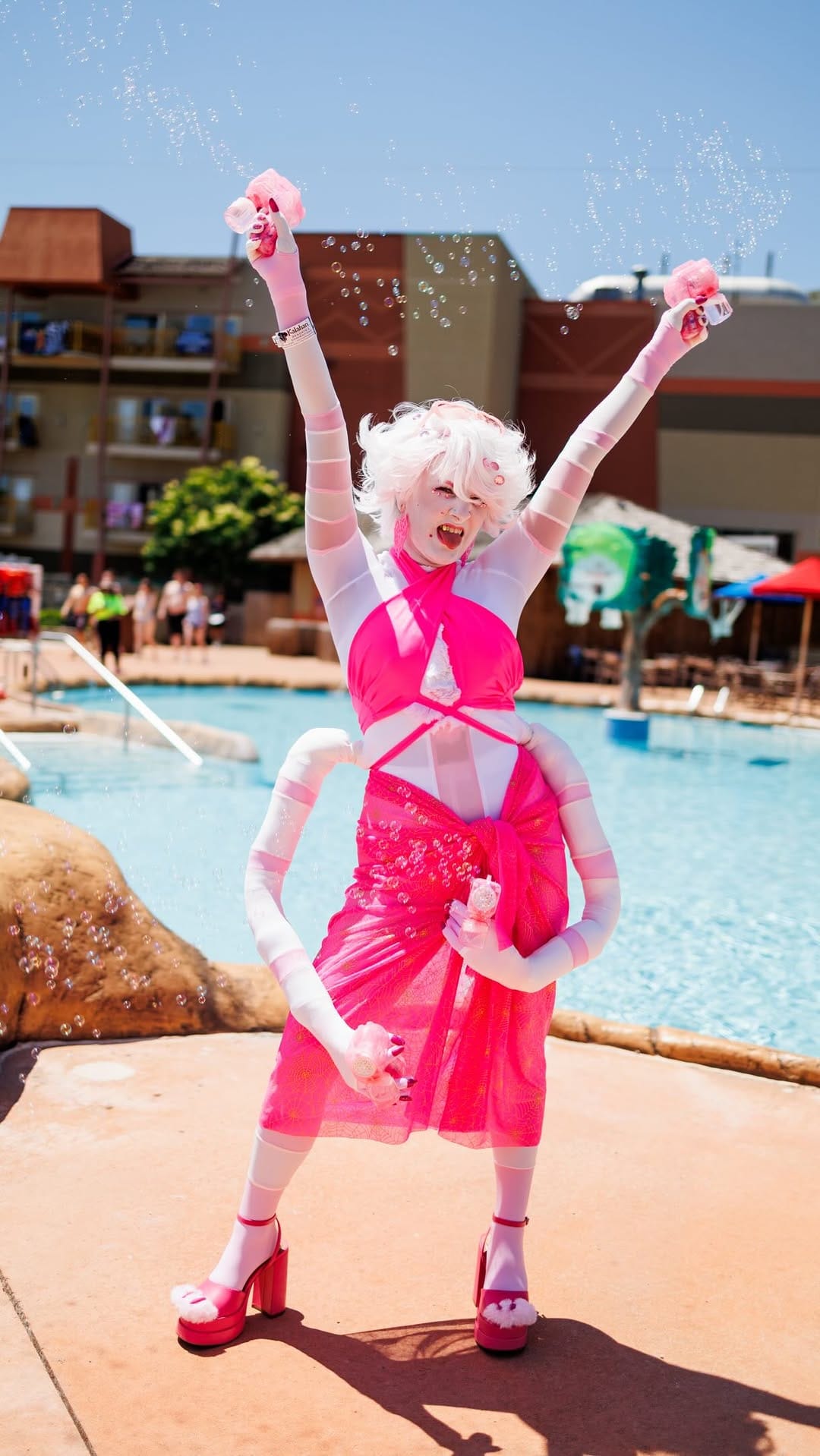 Post 2 by Kara @Colossalcon☀️💖 on Instagram (video)