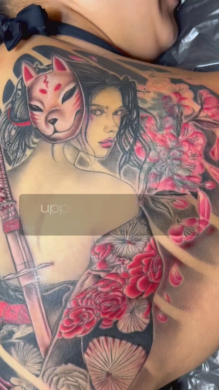 Post 8 by Momo 🍑 on Instagram (video)