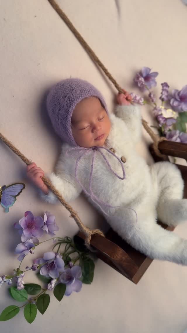 Post 4 by Sammy 🍼 HOUSTON NEWBORN PHOTOGRAPY on Instagram (video)