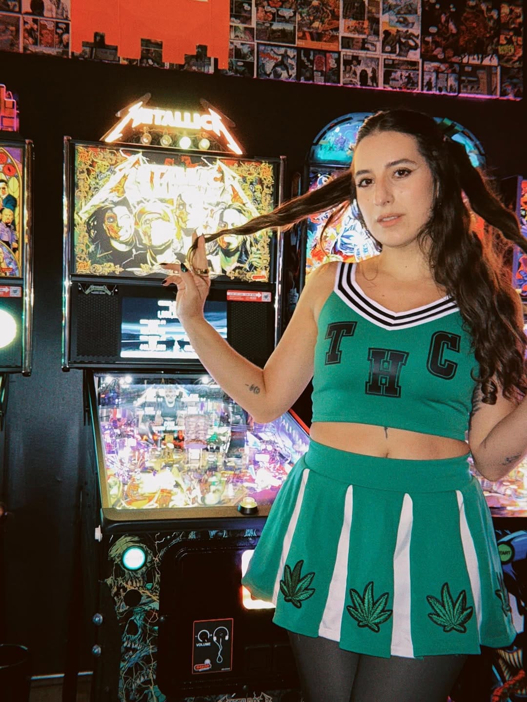 Post 7 by Alice Reis on Instagram (carousel)