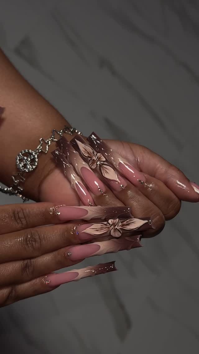 Post 8 by 𝓓𝓮𝓼𝓼 𝓣𝓱𝓮𝓮 𝓝𝓪𝓲𝓵 𝓐𝓻𝓽𝓲𝓼𝓽 𐙚 on Instagram (video)