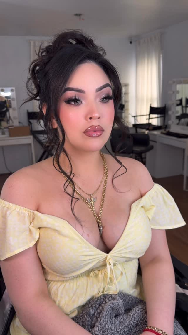Post 4 by MAKEUP BY DIEGO on Instagram (video)