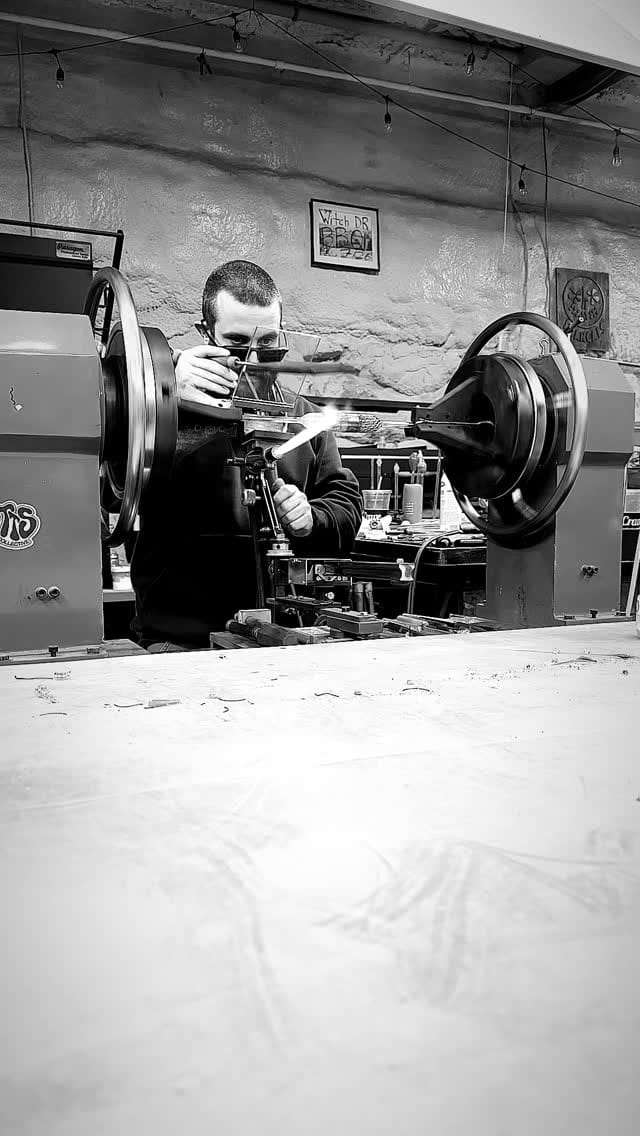 Post 8 by Glass Blowing on Instagram (video)