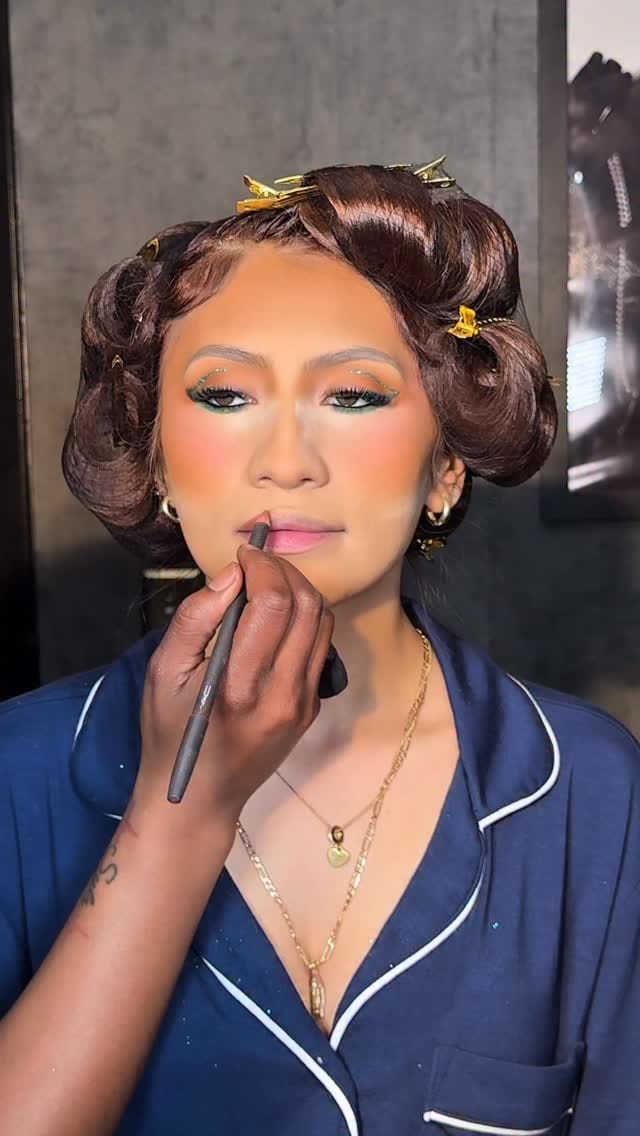 Post 7 by Dallas Makeup Artist on Instagram (video)
