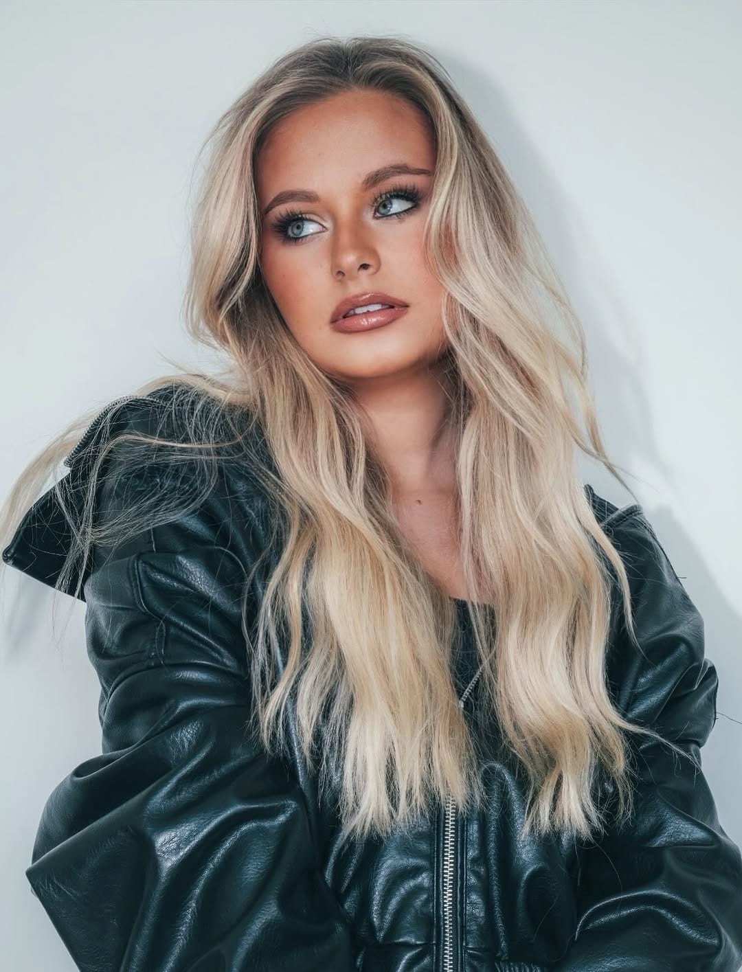 Post 8 by Bailey Martin <3 on Instagram (carousel)