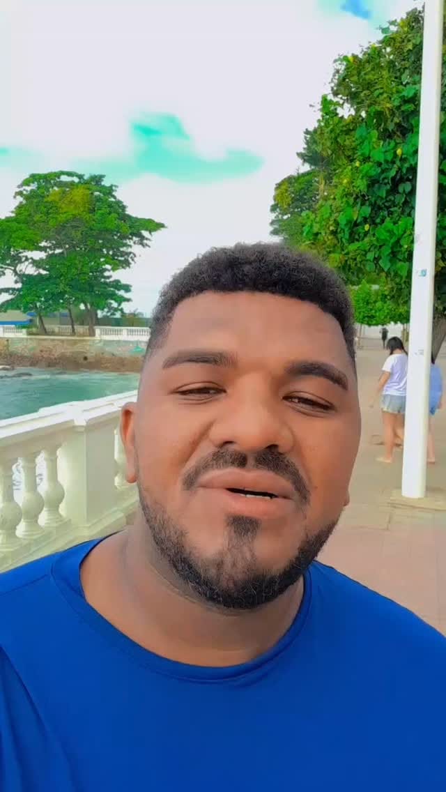Post 5 by Alexandre Kalache on Instagram (video)
