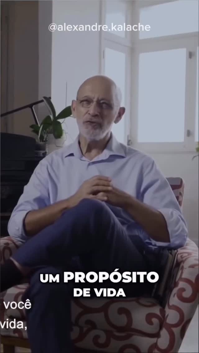 Post 10 by Alexandre Kalache on Instagram (video)